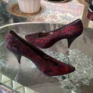 El Vaquero red Italian heels. Suede